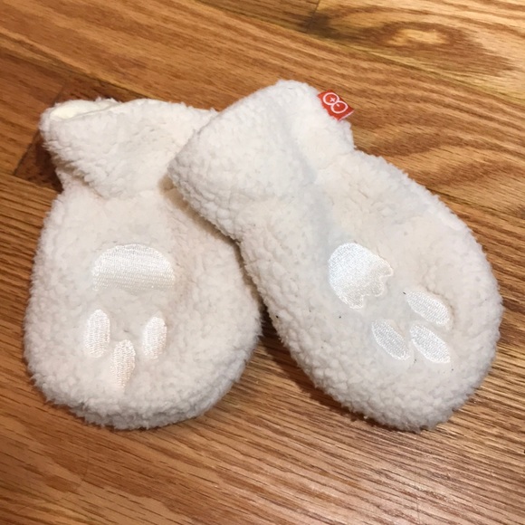 Magnificent Baby Hat & Mittens Set - Picture 2 of 5